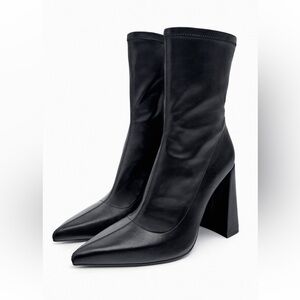 Elegant Black Women's Boots